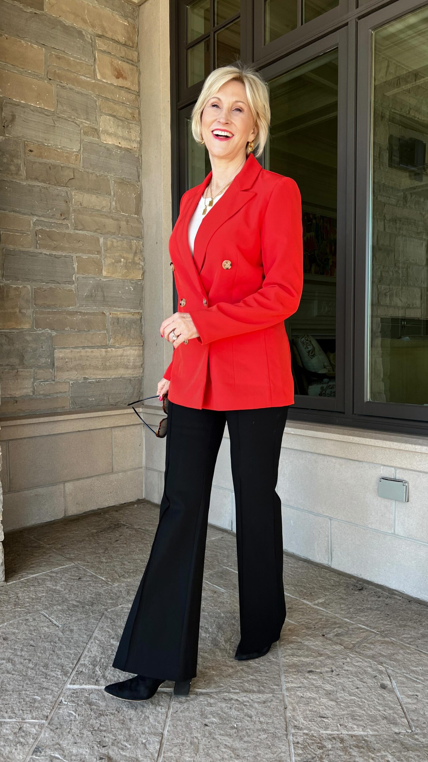 GOOD POSTURE GOOD POSTURE MAKES YOU LOOK SLIMMER