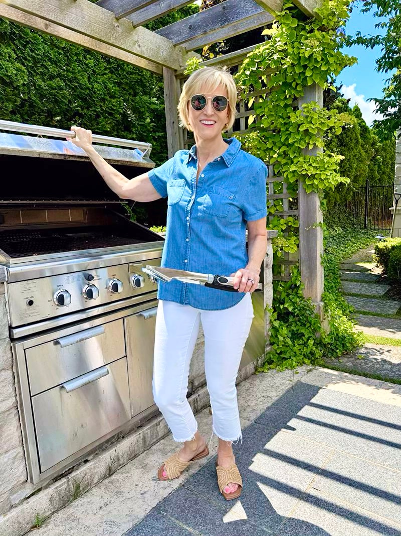 Chambray shirt white cropped jeans raw hem
