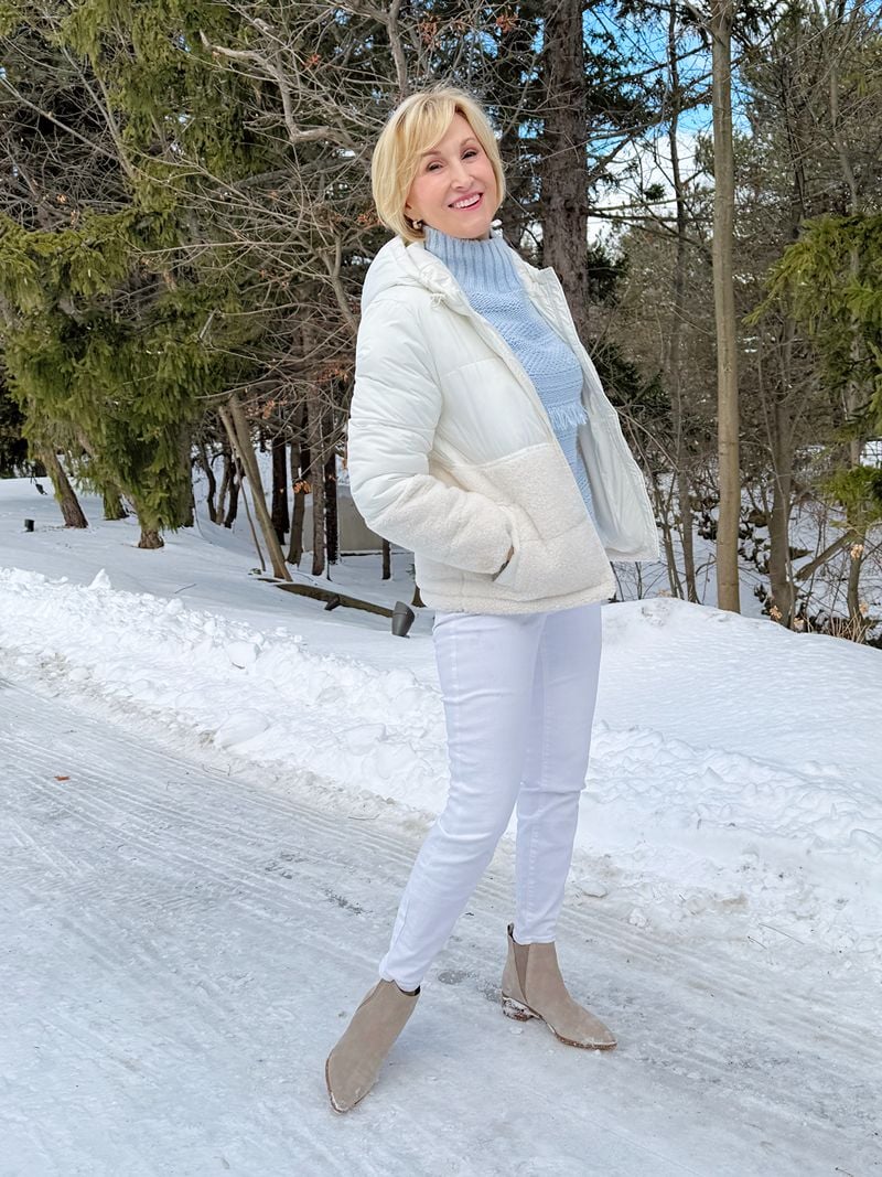 chelsea boot with white skinny jeans