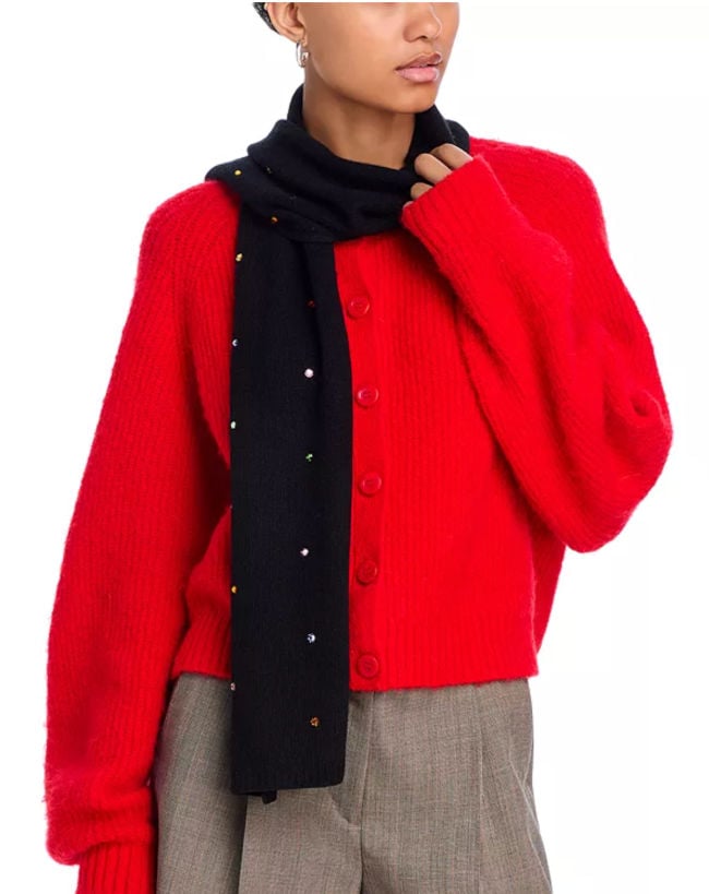 How To Wear a Short Winter Scarf How To Wear a Short Winter Scarf