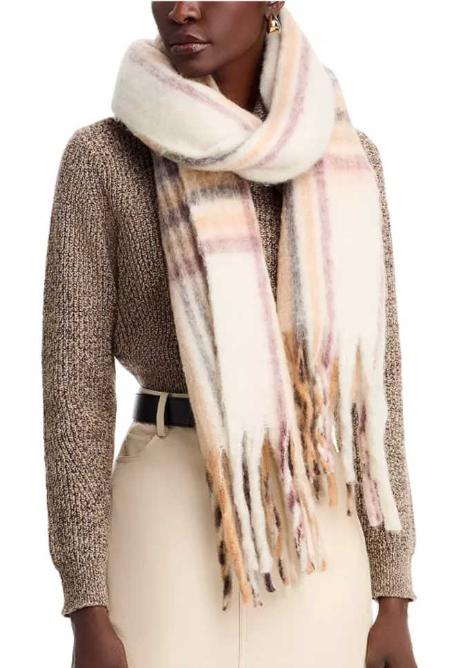 How To Wear a Thick Winter Scarf