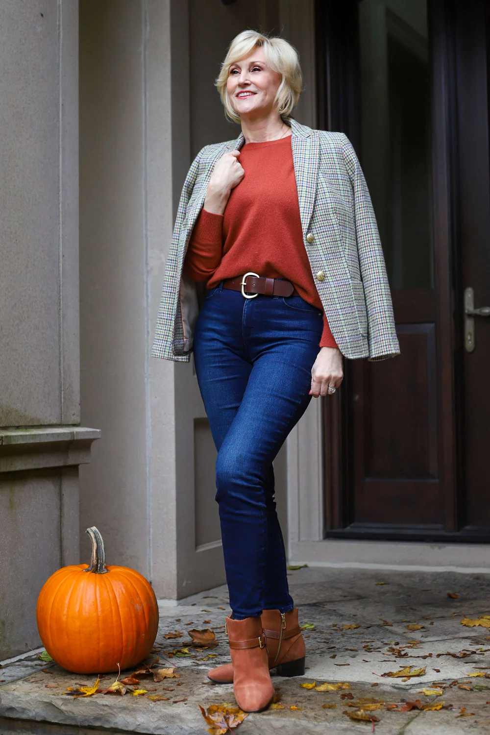 HOW TO LAYER CLOTHING IN THE FALL AND WINTER
